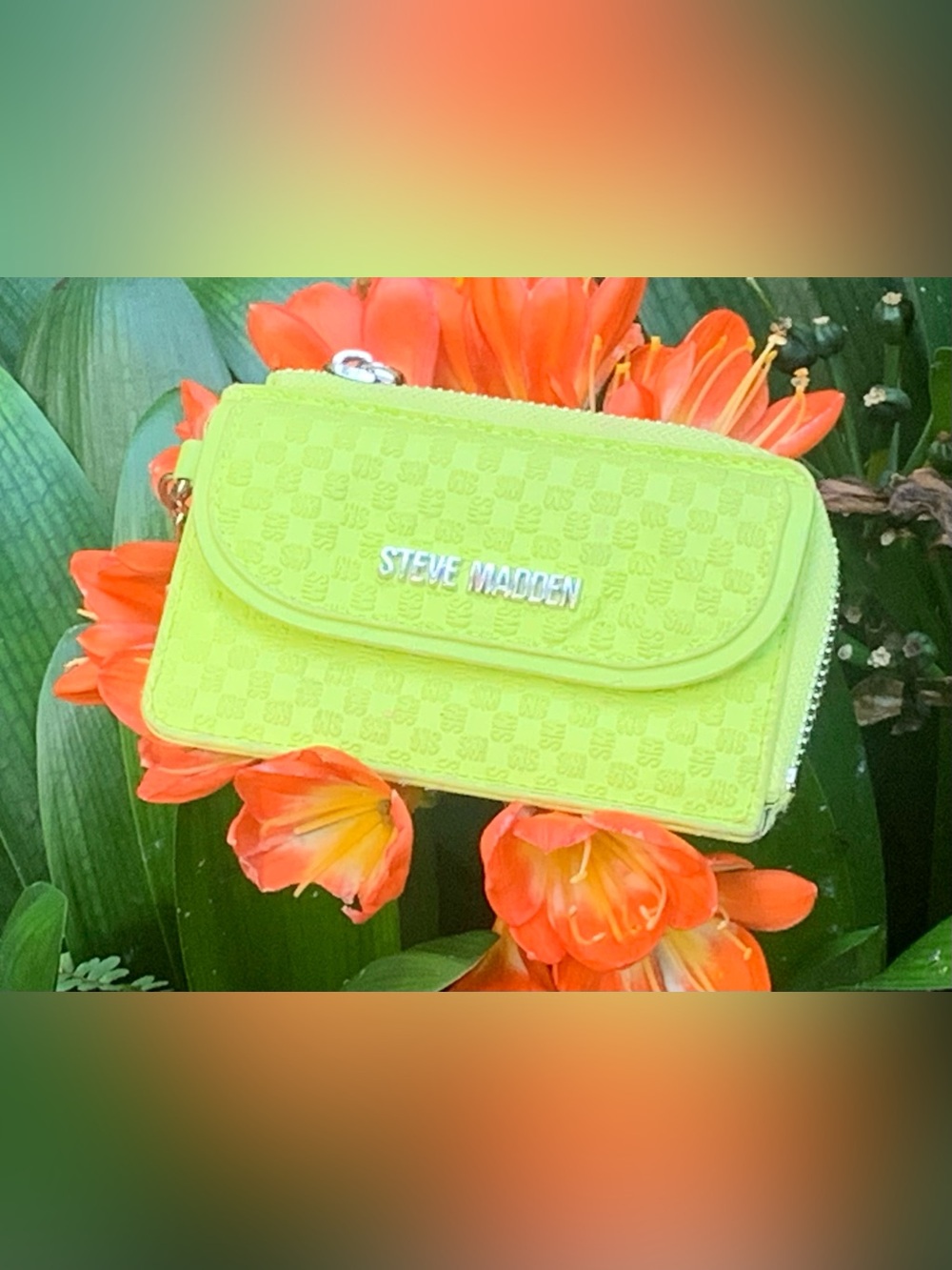 Steve Madden authentic Neon Lime Zip coin Wallet, key & card case. Woven design